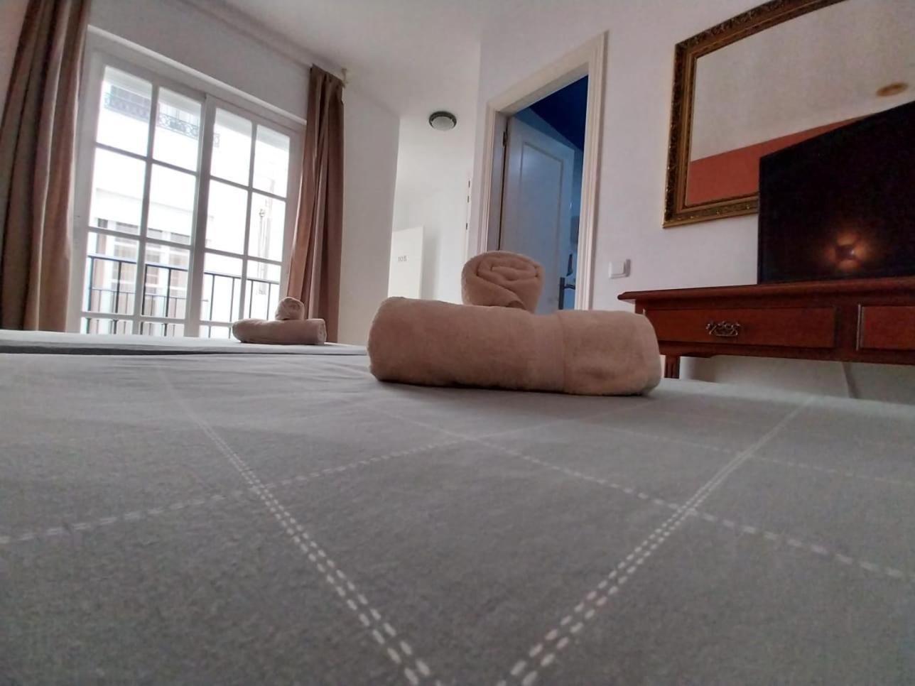 Montys Albergue Nerja